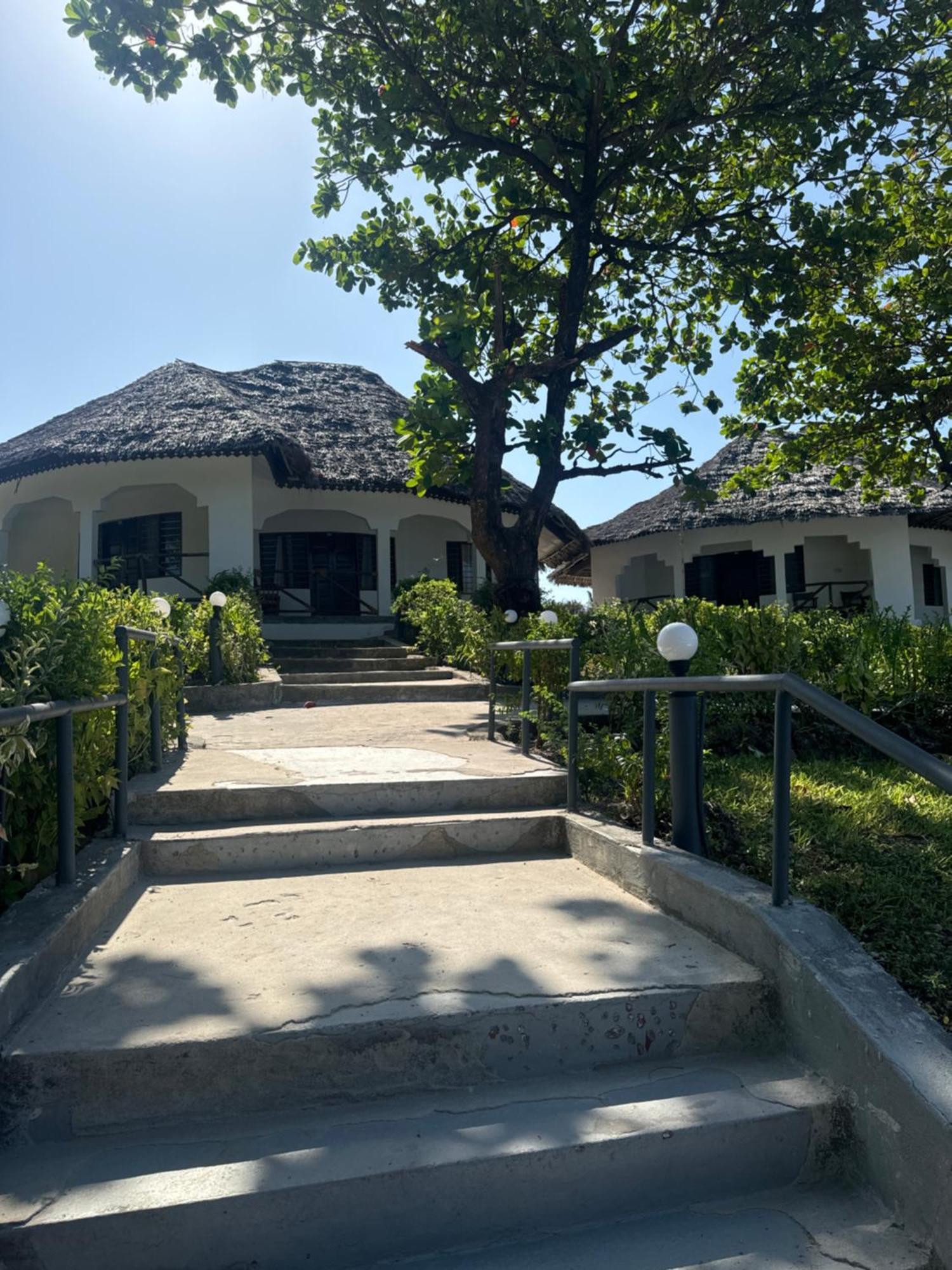 Zanzinite Beach Spa Hotel Zanzibar Buitenkant foto